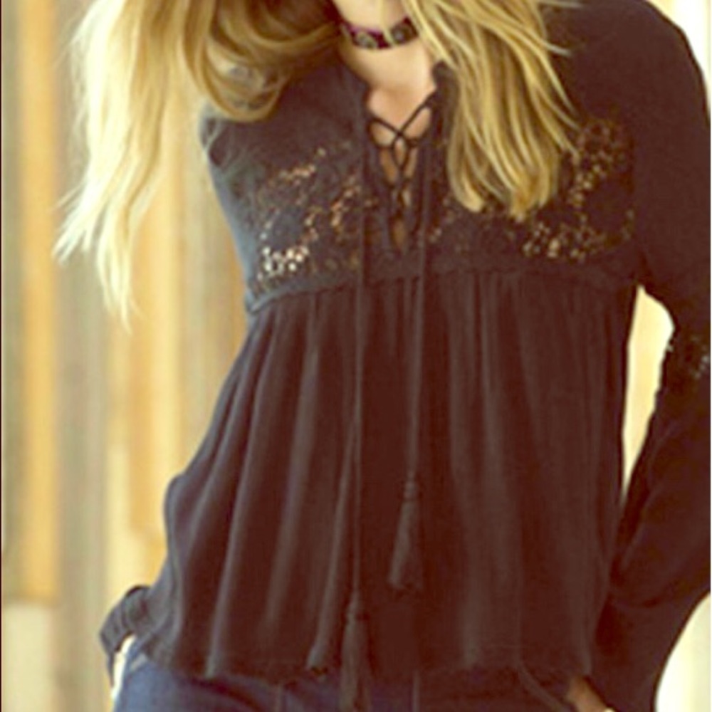 PATRONS OF PEACE LACE UP CROCHET TOP BLACK❤️